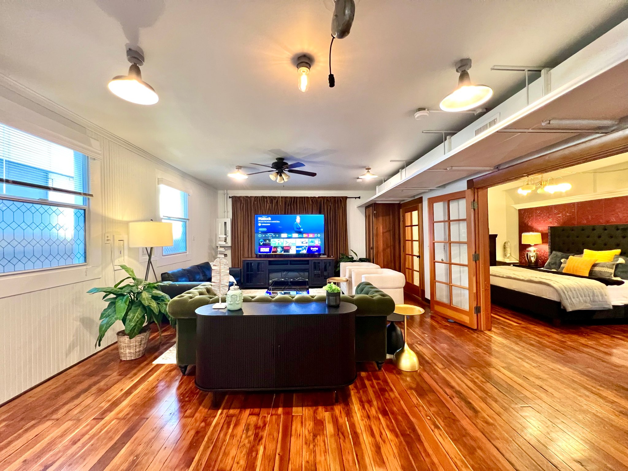 Sacramento Townhome: 814 Victorian Aly