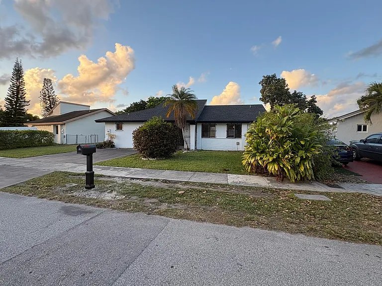 Miami House: 12237 SW 210th St