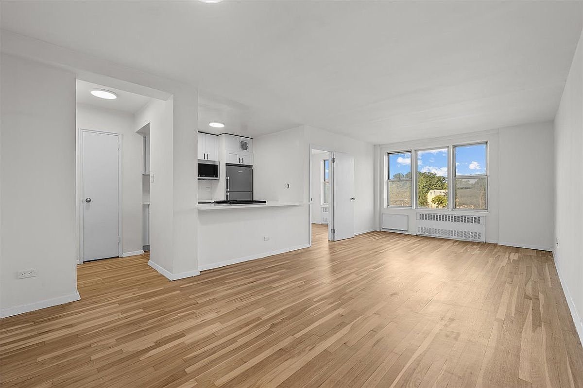 Bronx House: 5425 Valles Ave APT 6F