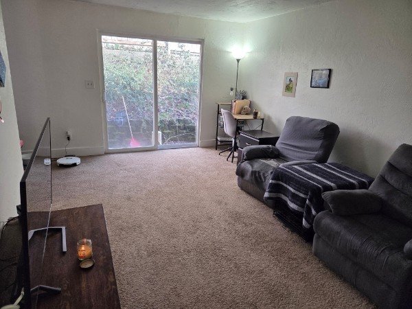 Aberdeen Multiplex: 1110 Hayes St. Unit 2