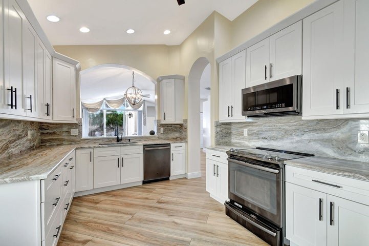 Lake Worth House: 6172 Oak Bluff Way