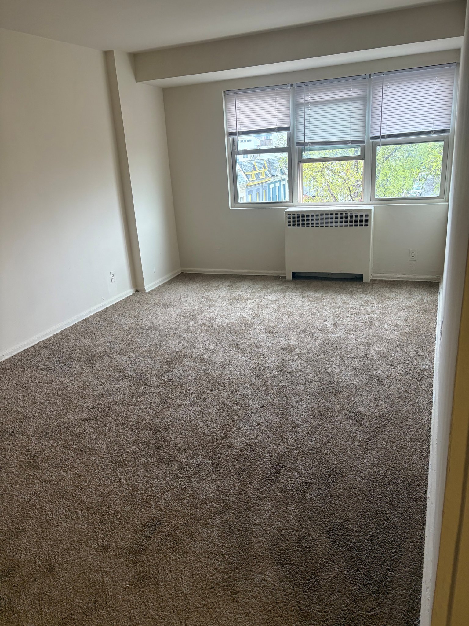 Washington Apartment: 3435 Holmead Pl NW #210