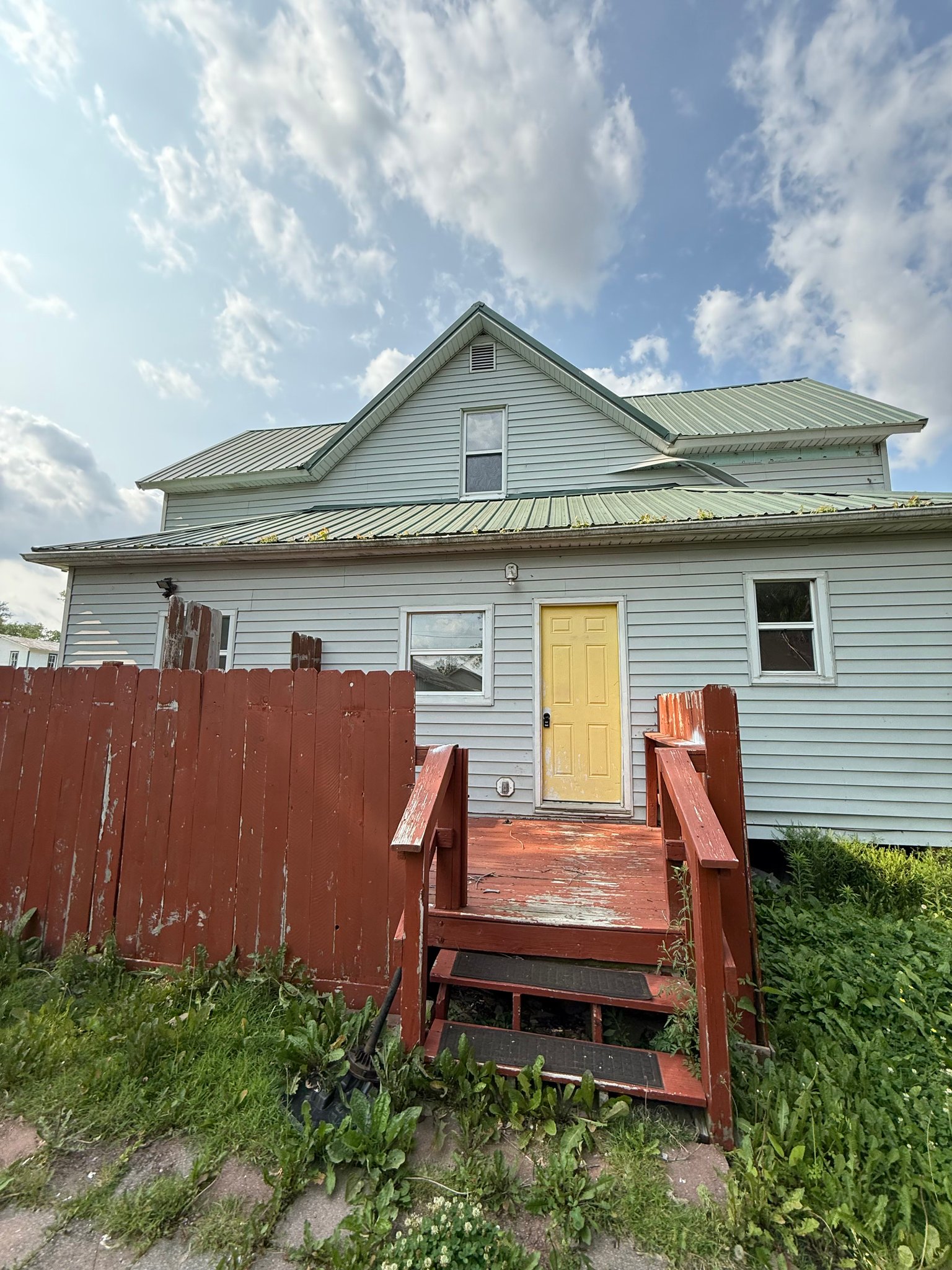 Addieville House: 26 E 1st St