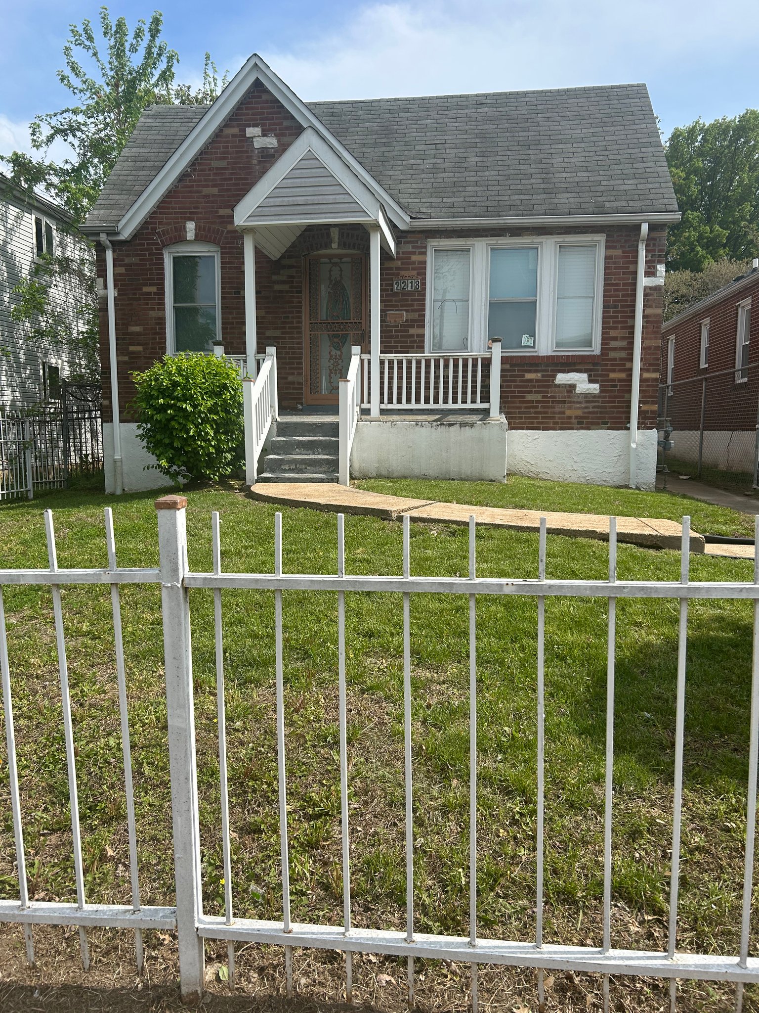 St. Louis House: 2218 Farrar St