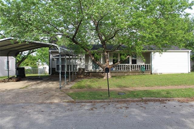 Claremore House: 1126 N Oklahoma Ave