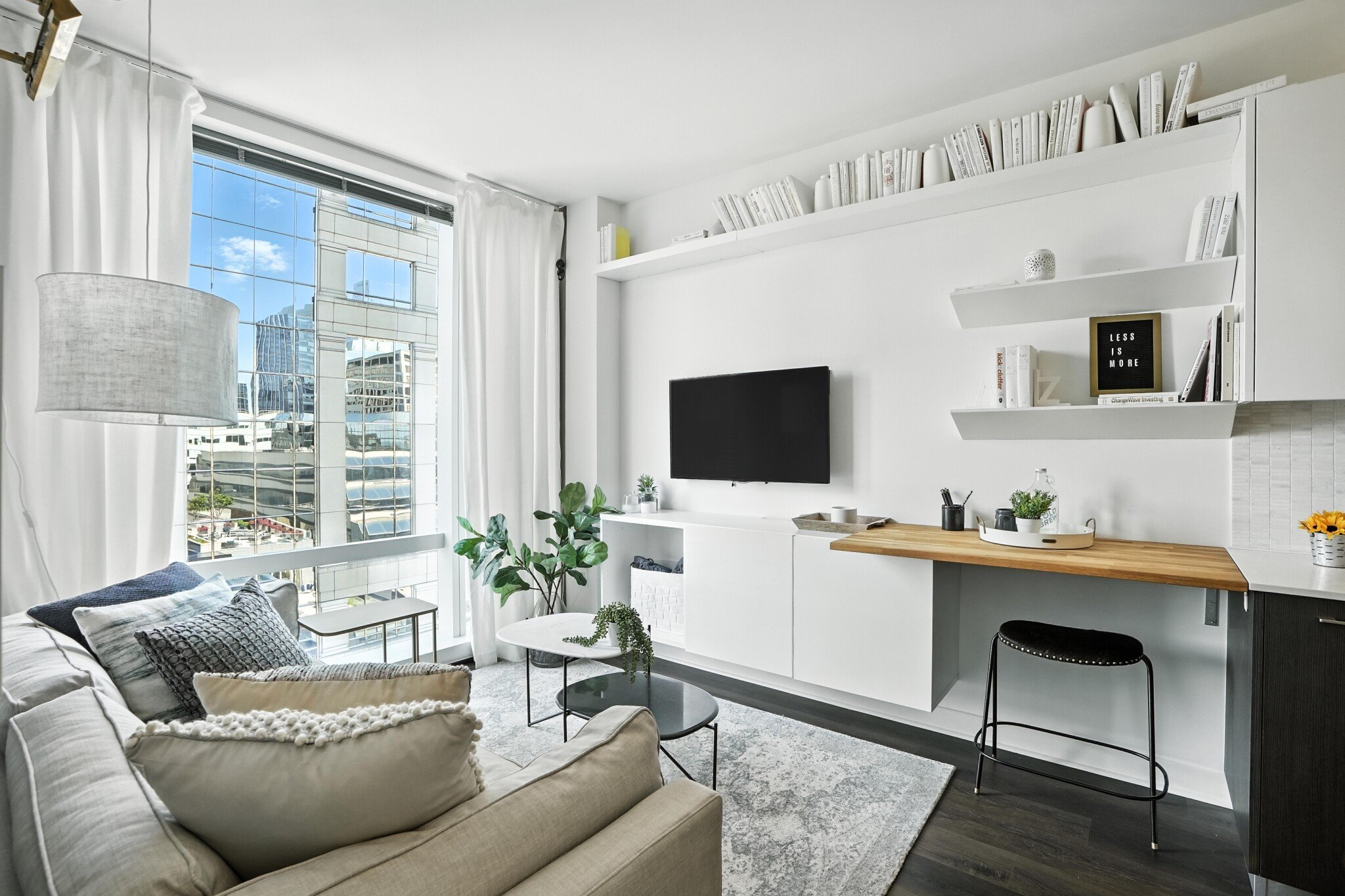 Chicago Condo: 133 W Wacker Dr