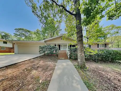 Stone Mountain House: 5676 Crestwood Dr