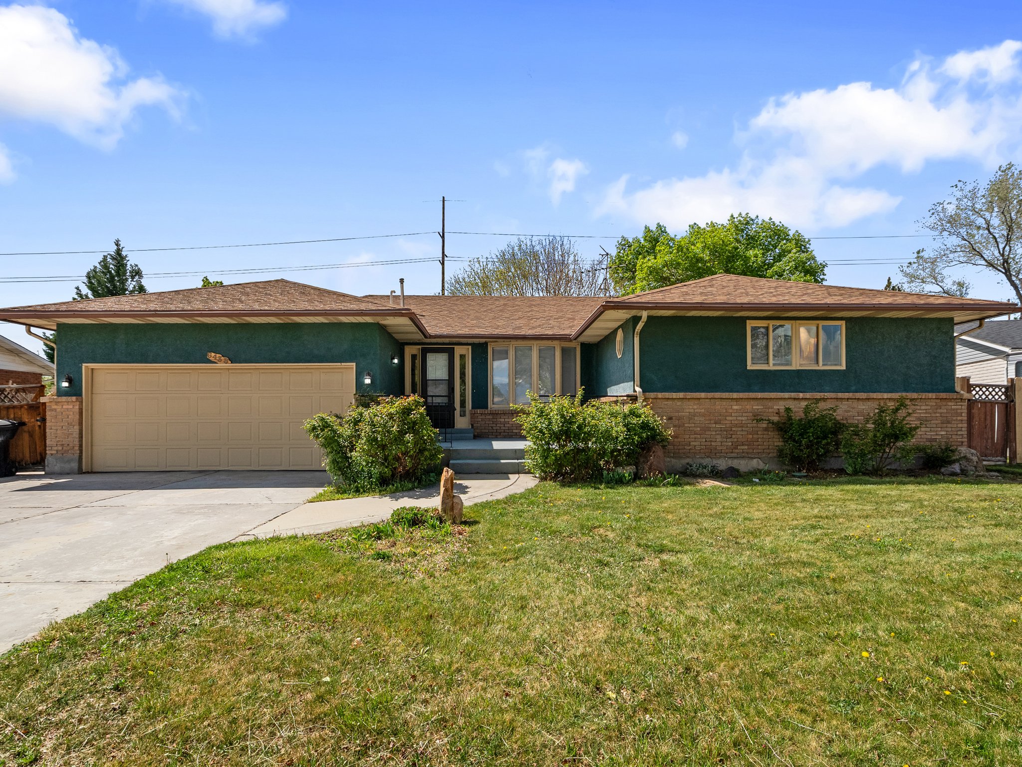 Taylorsville House: 6438 S Tamra Dr.