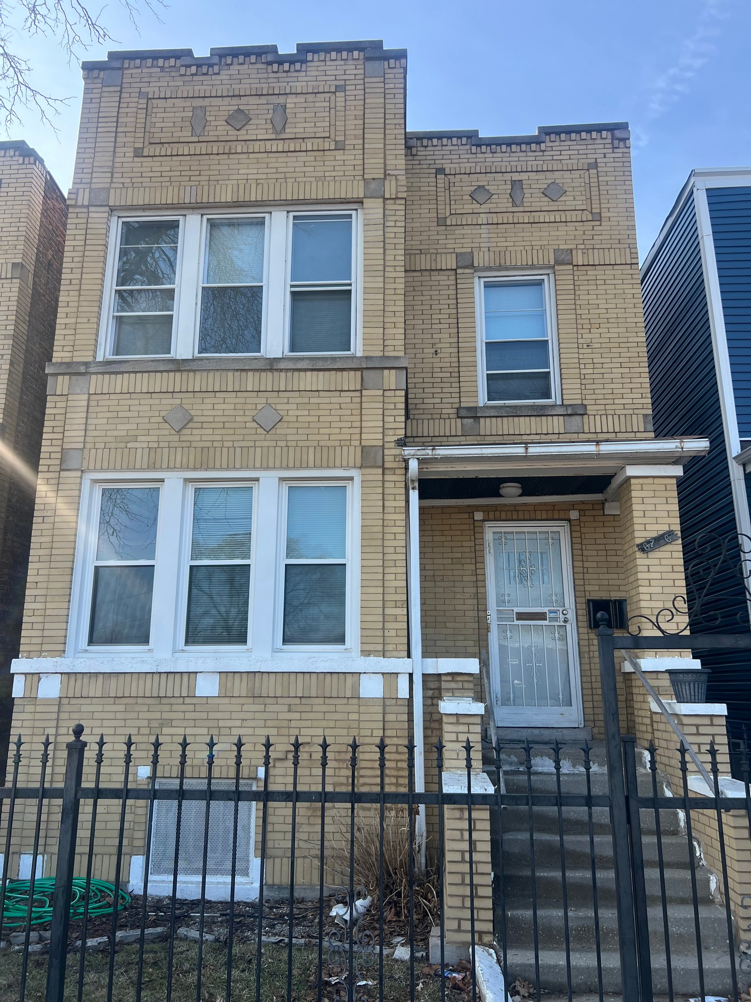 Chicago Apartment: 6736 S Wood St