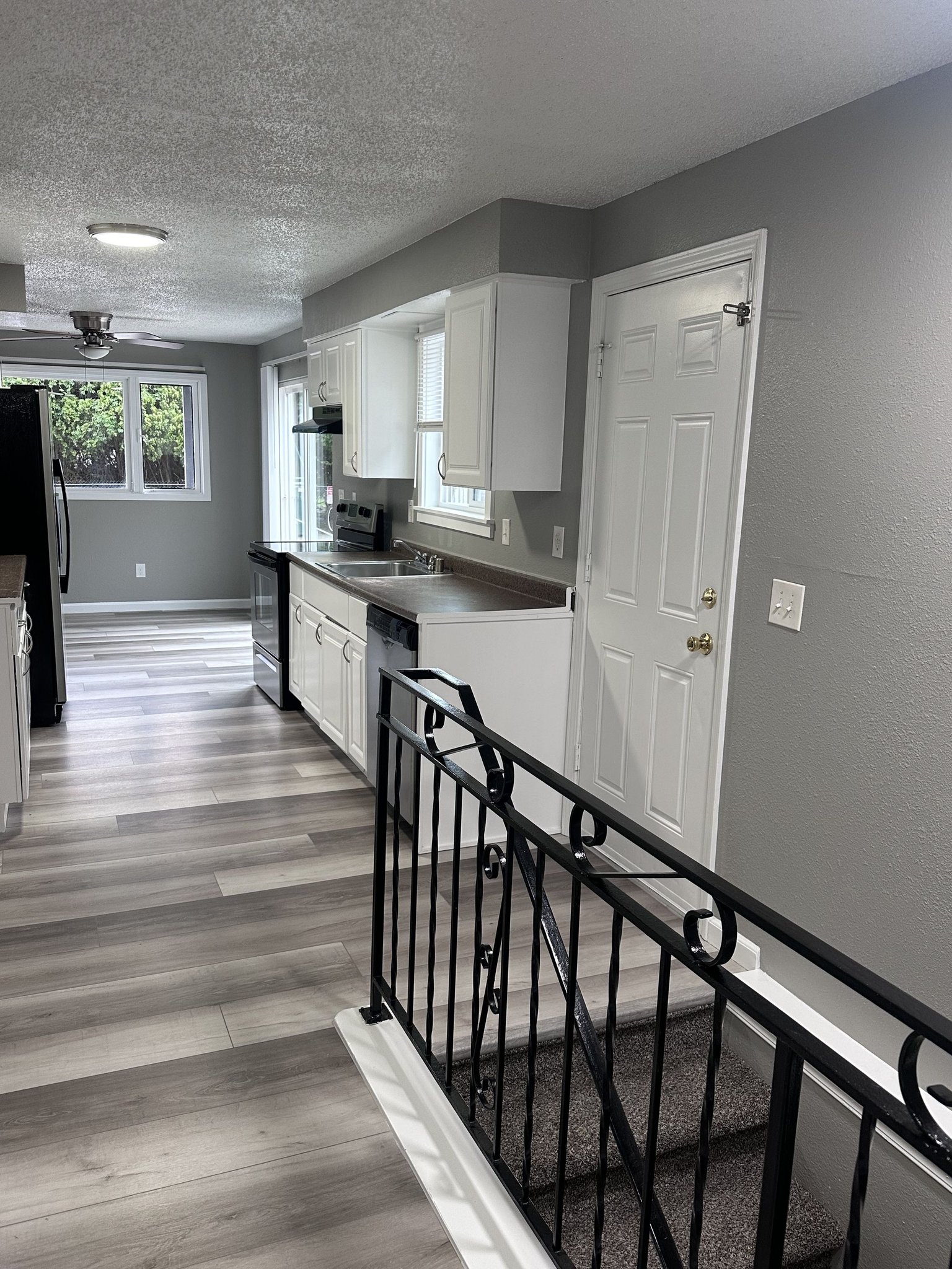 Kennewick Apartment: 1707 W 6th Ave