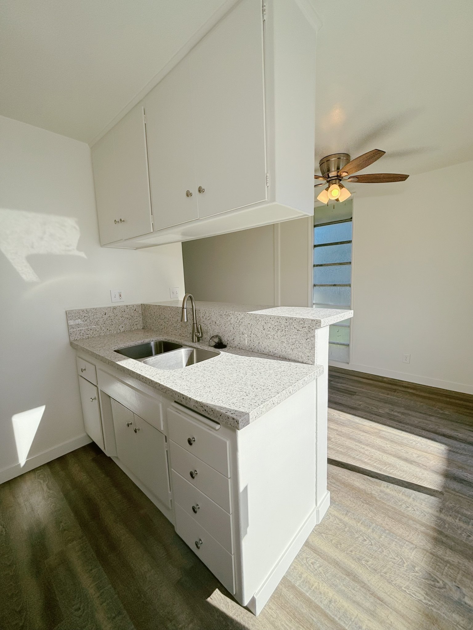 Anaheim House: 167 W Guinida Lane