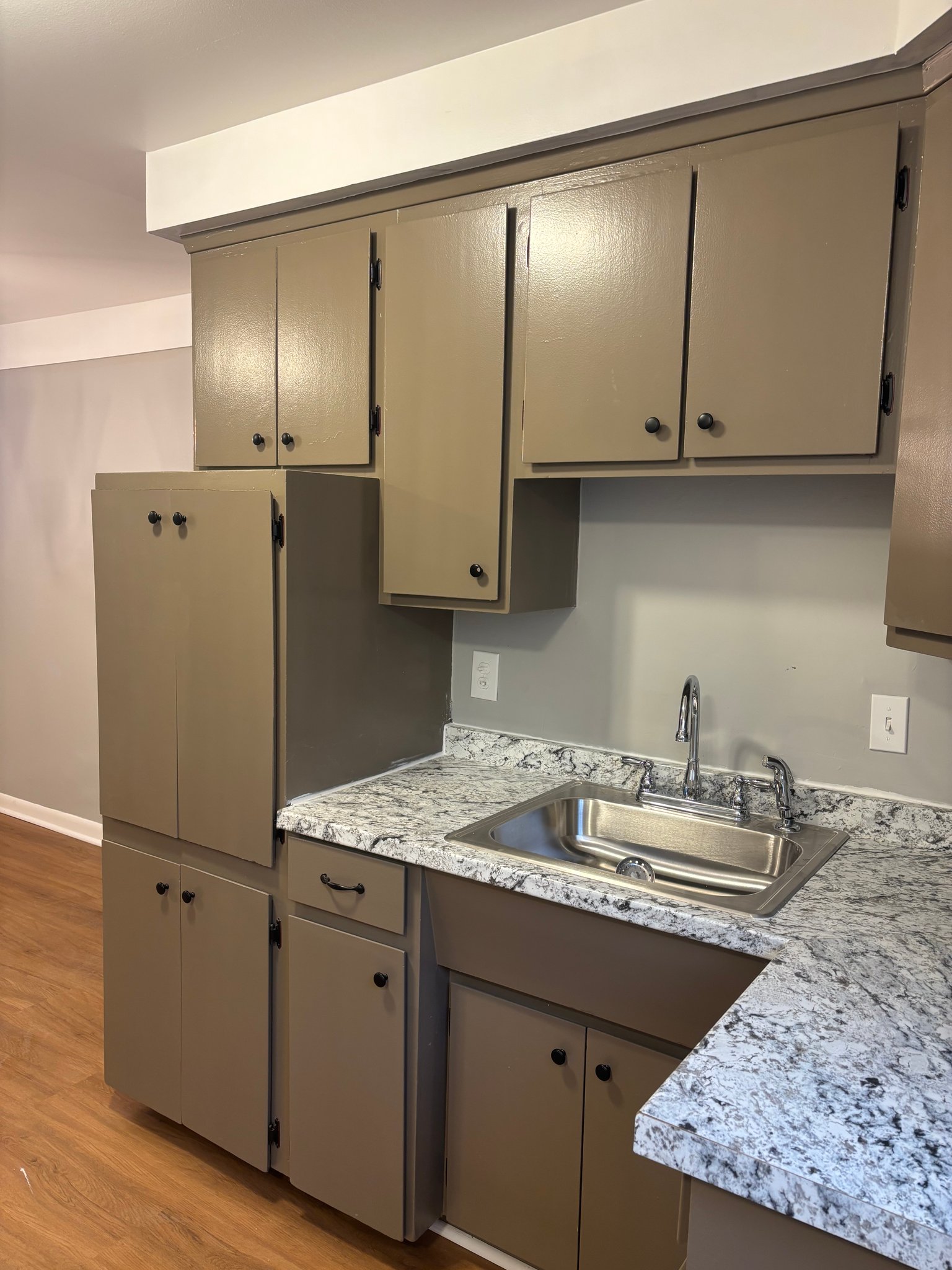 Flint House: 1034 McKeighan Ave