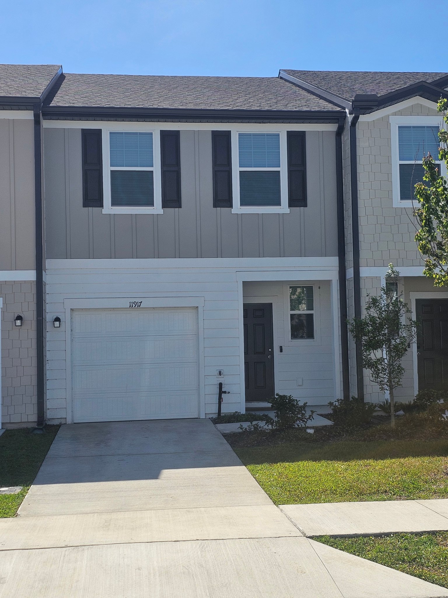 Dade City Townhome: 11917 Sylvia St