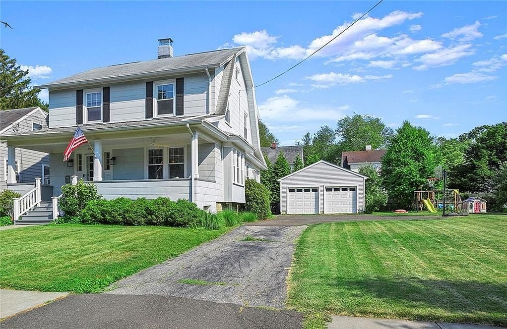 Fairfield House: 49 Newman Pl