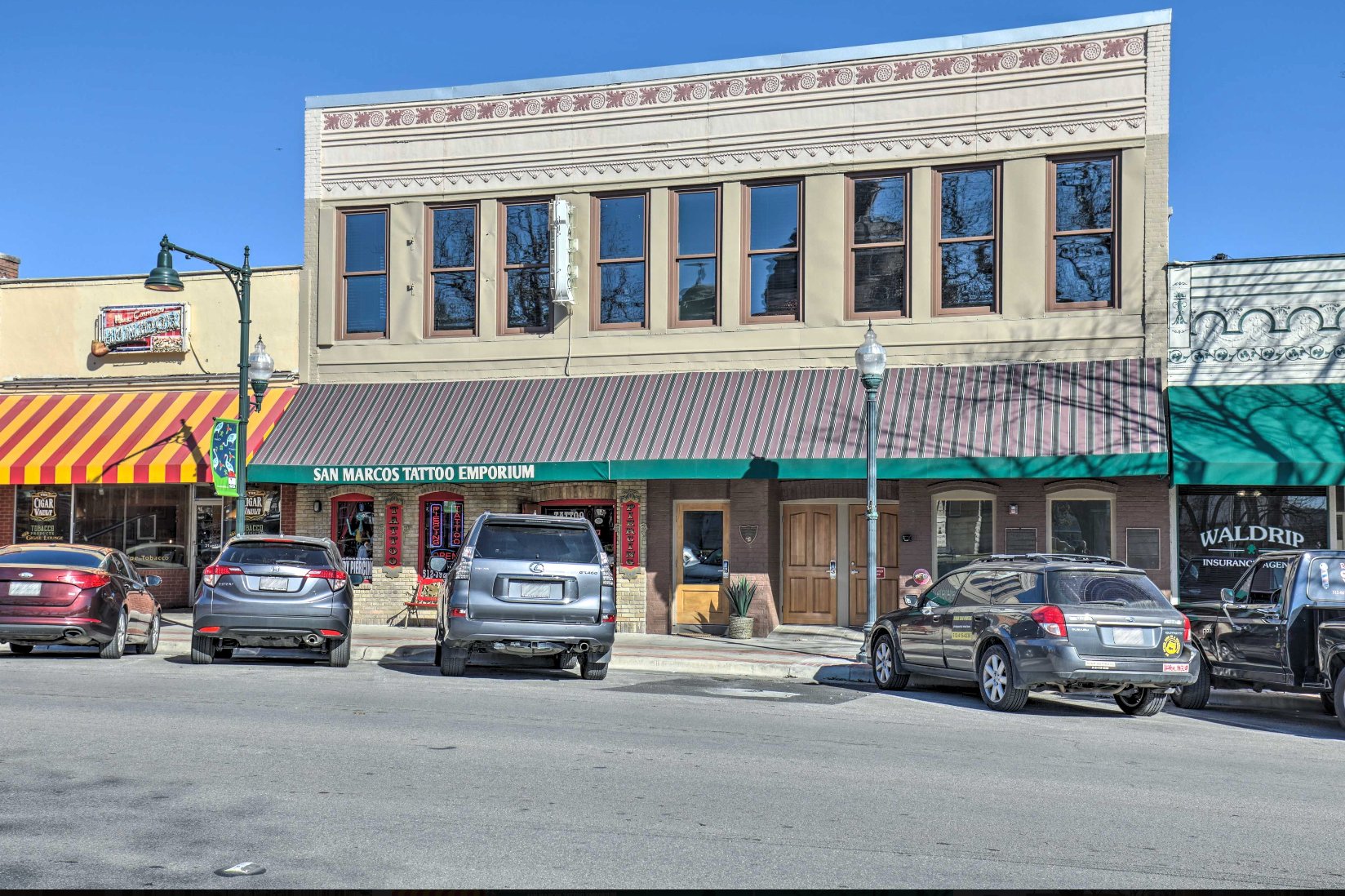 San Marcos Multiplex: 118-120 N LBJ Dr