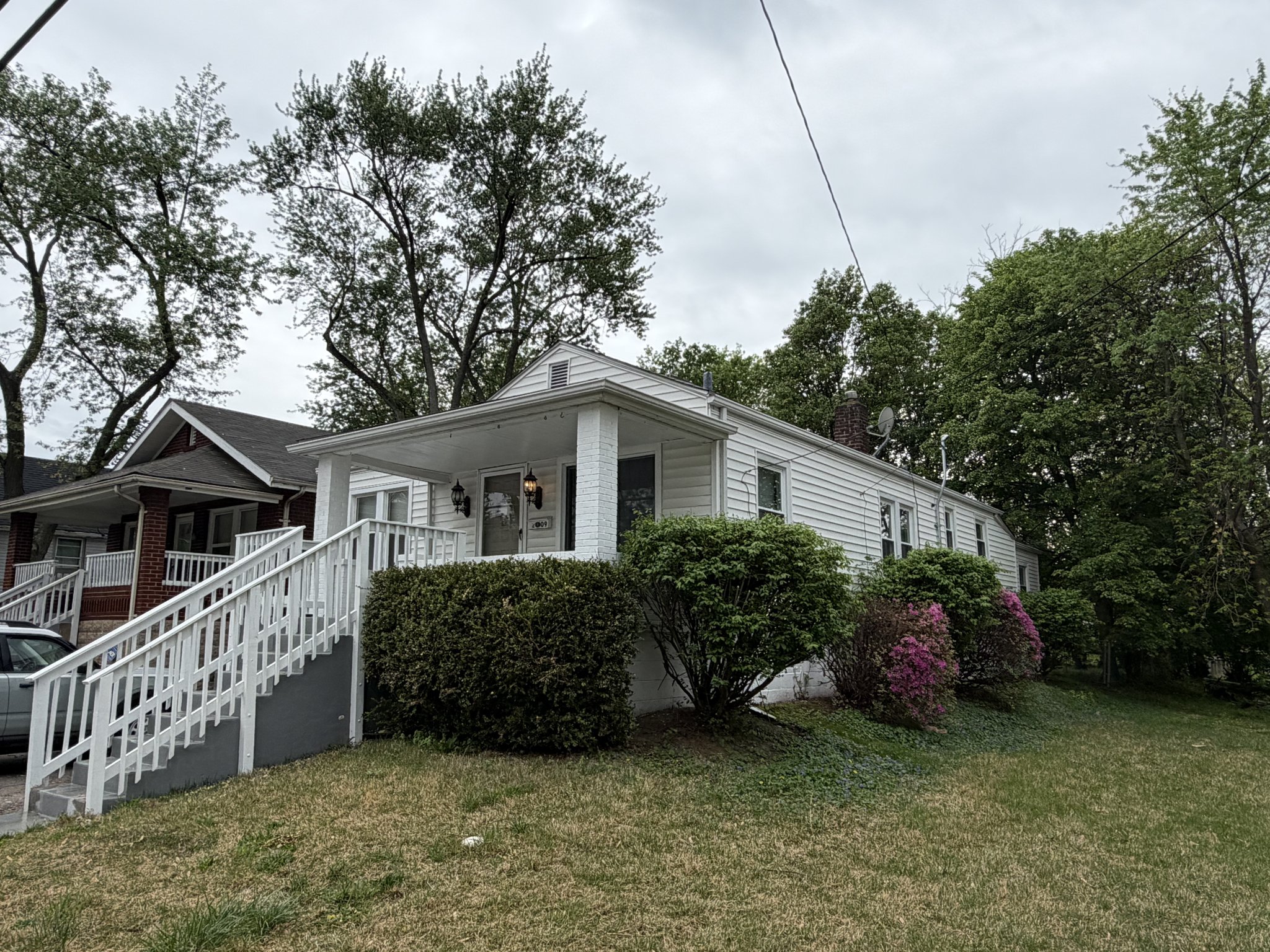 SAINT LOUIS House: 3209 dix avenue
