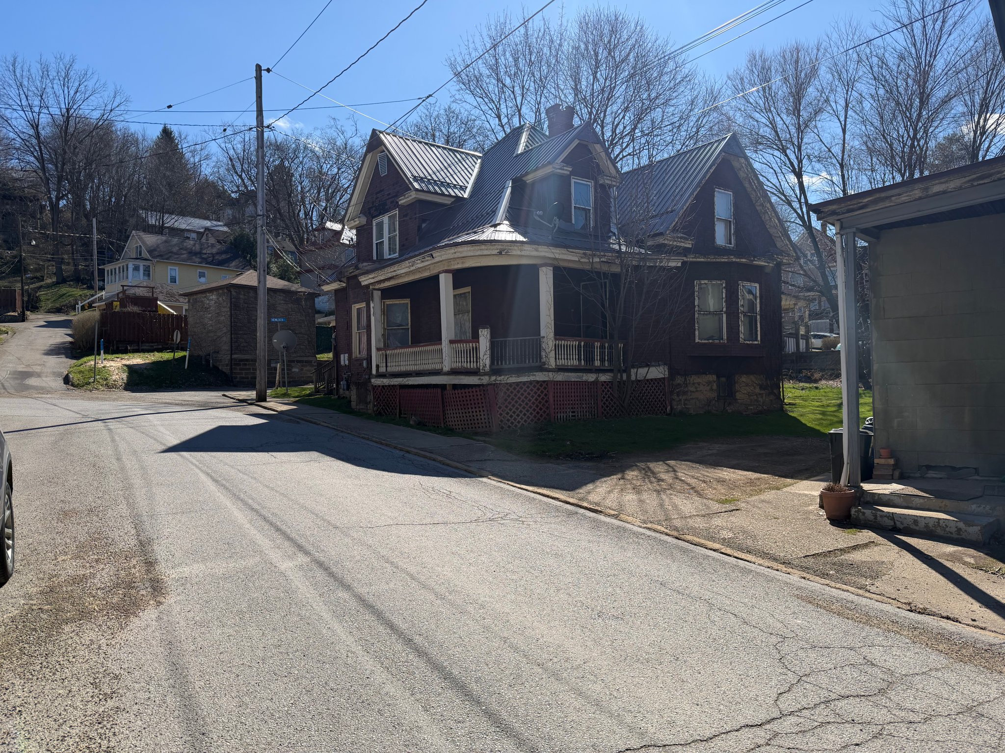 Oil City Apartment: 306 Wilson Ave