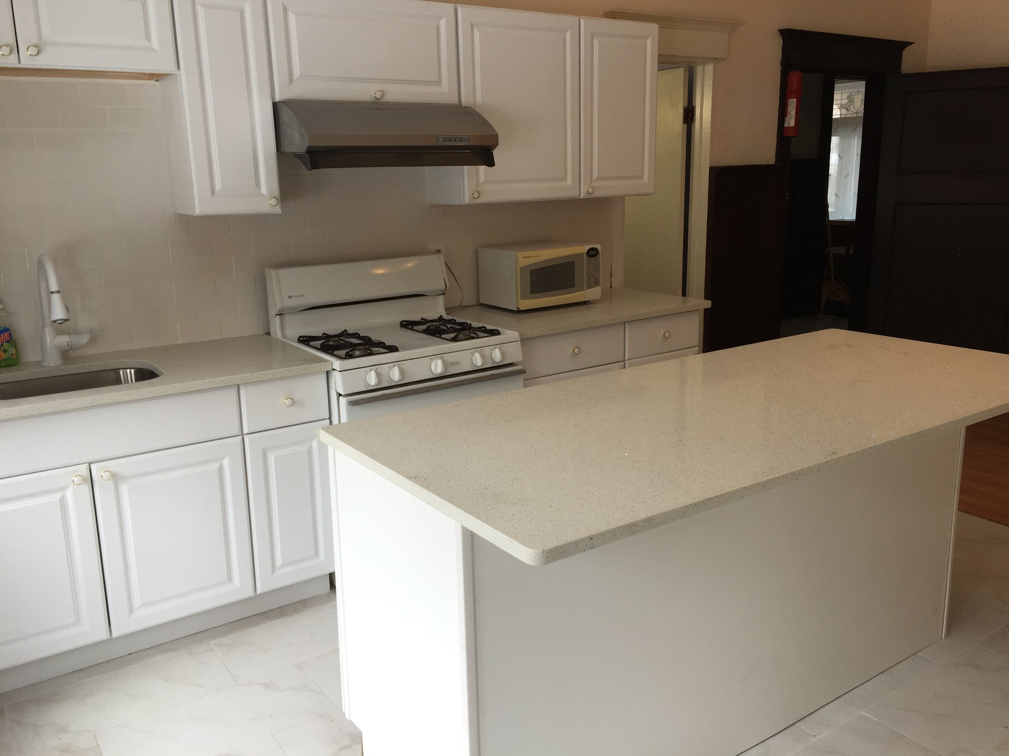 Pittsburgh Apartment: 746 Broughton St