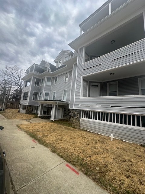 Baltimore Apartment: 2700 Roslyn Avenue