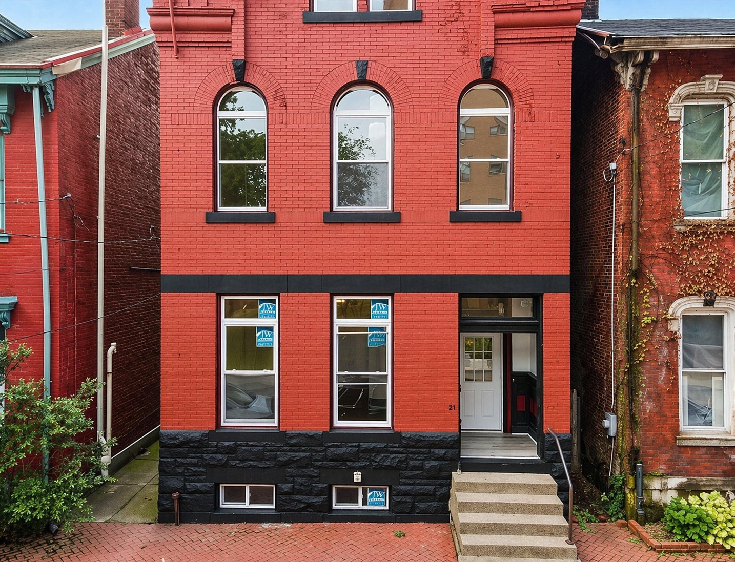 Pittsburgh House: 1005 Sheffield St