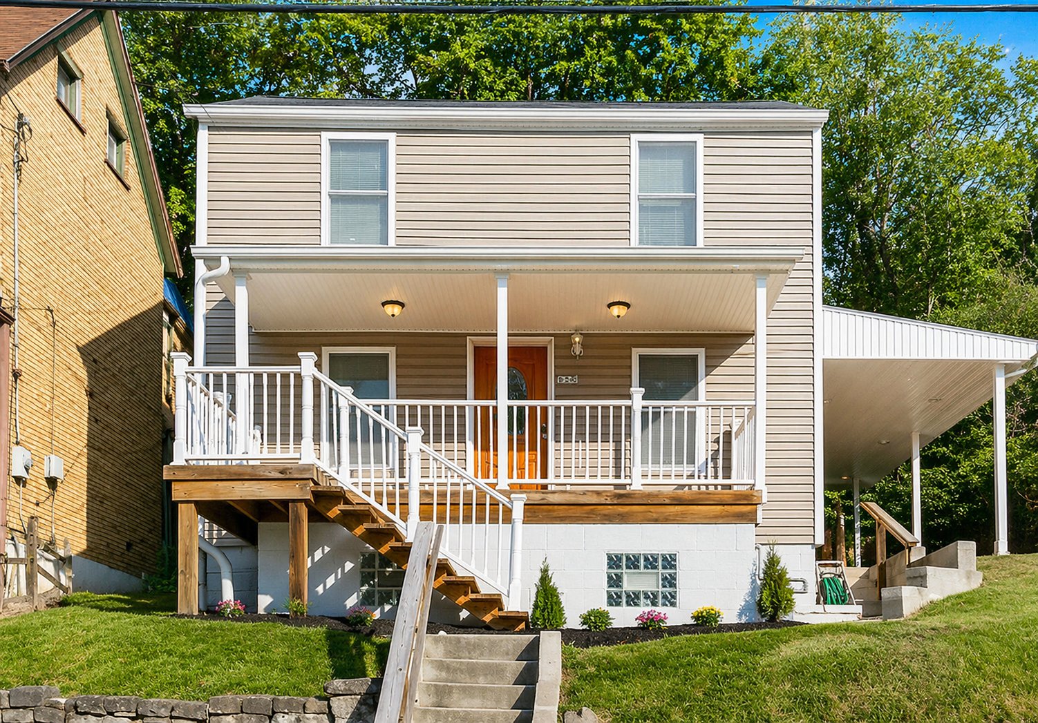 Oakmont House: 635 Valley St