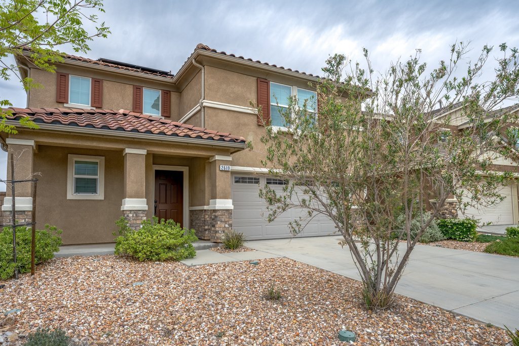 Palmdale House: 2619 Candleberry Way