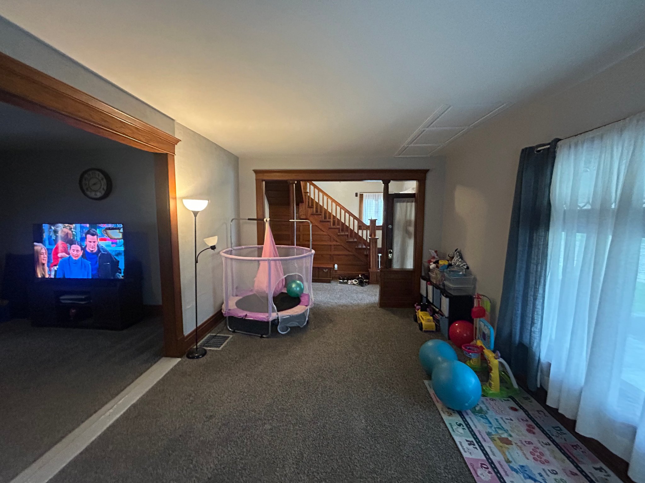 Hicksville House: 121 S Main St