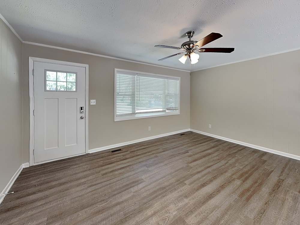 Mableton House: 5950 Community Rd Se