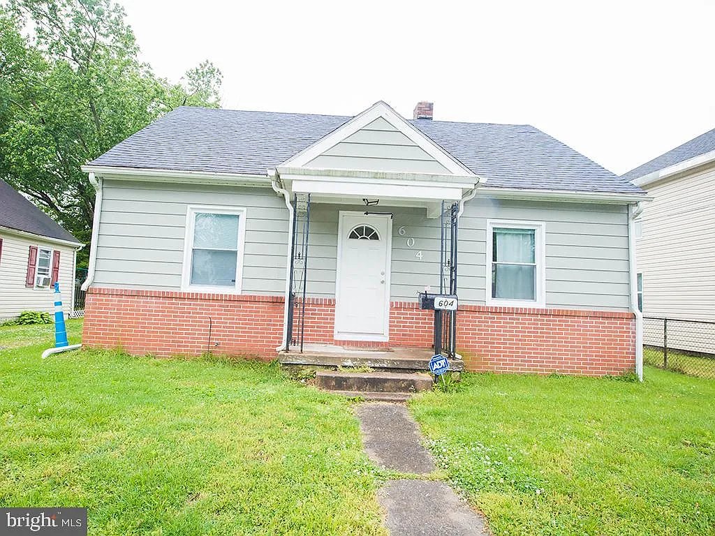 Salisbury House: 604 Liberty St