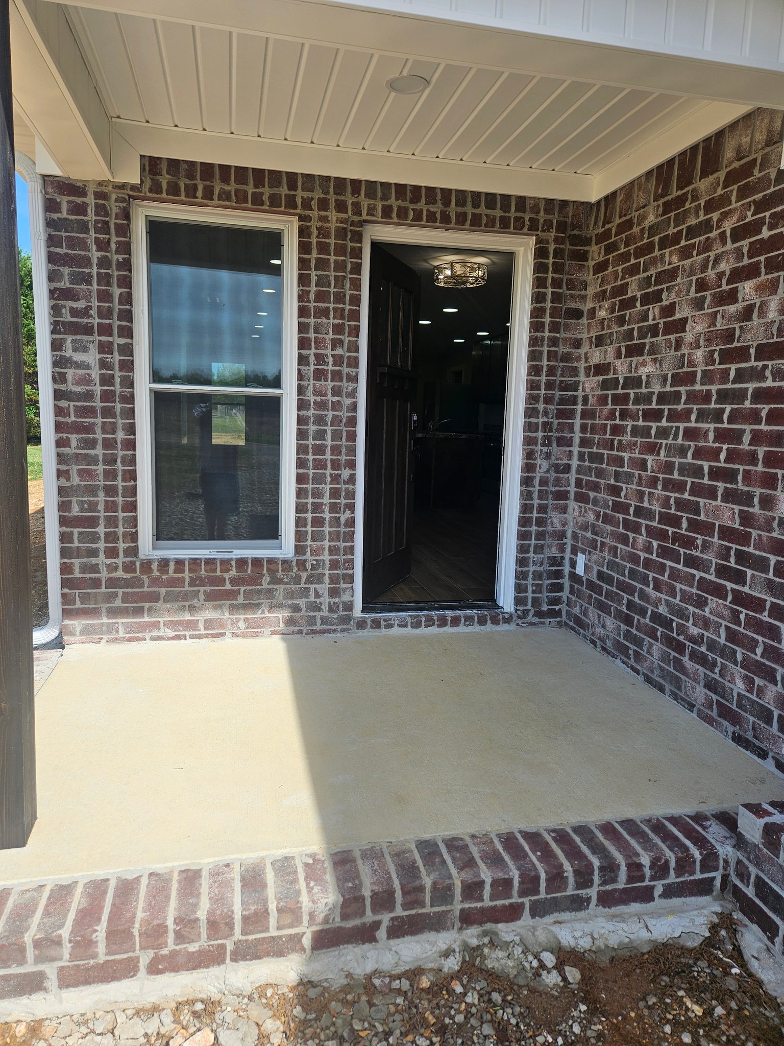 Athens House: 20574 Johnson Rd