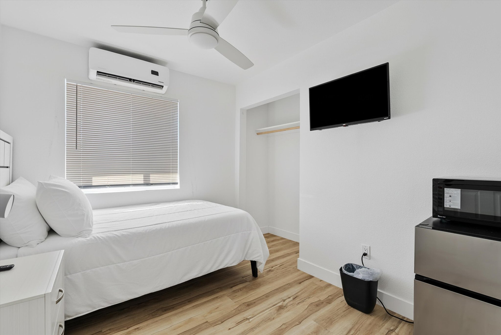 Phoenix House: 2956 E Mobile Ln