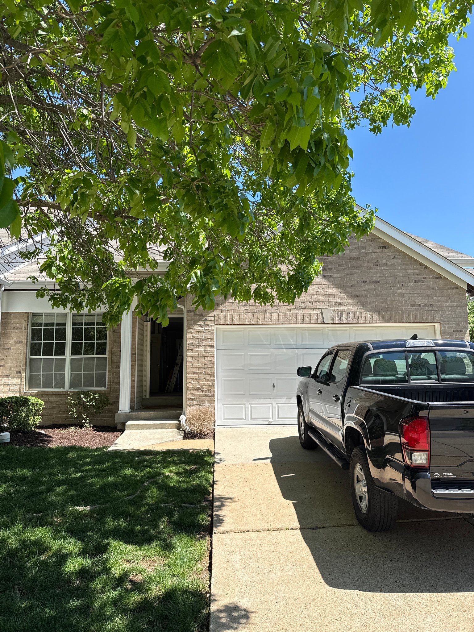 Ballwin House: 1350 Parkview Estates Dr