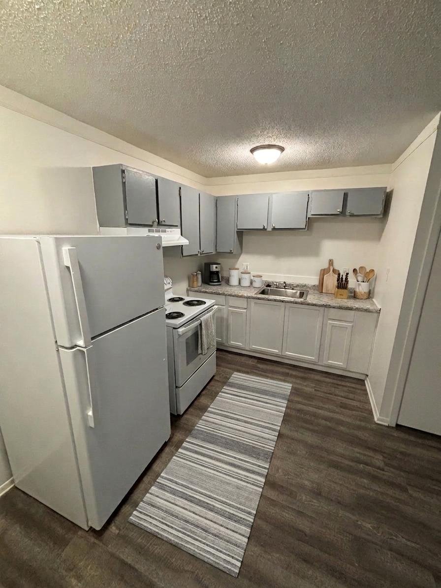 Ecorse Apartment: 4471 High St