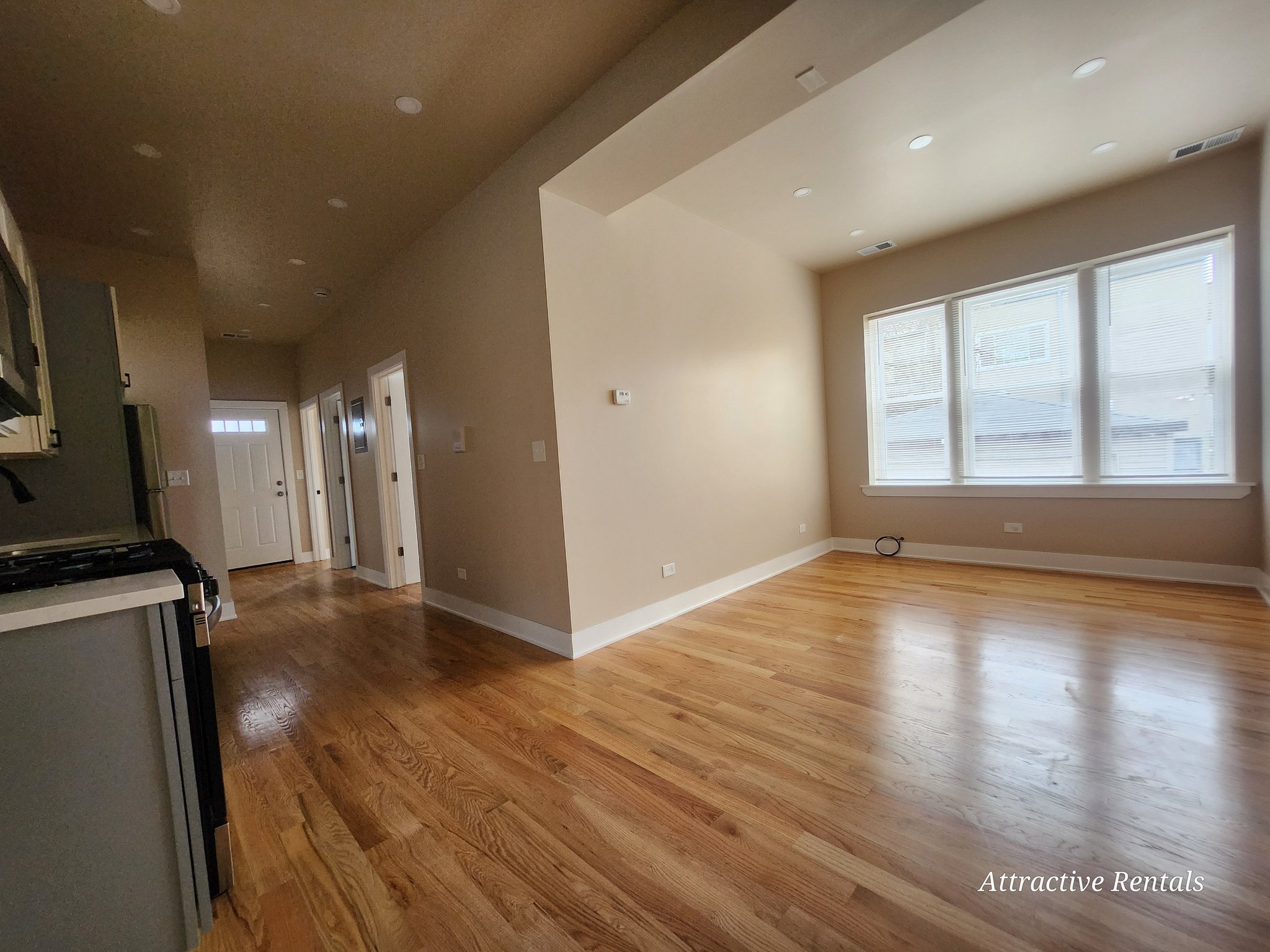 Chicago Apartment: 6341 S Elizabeth