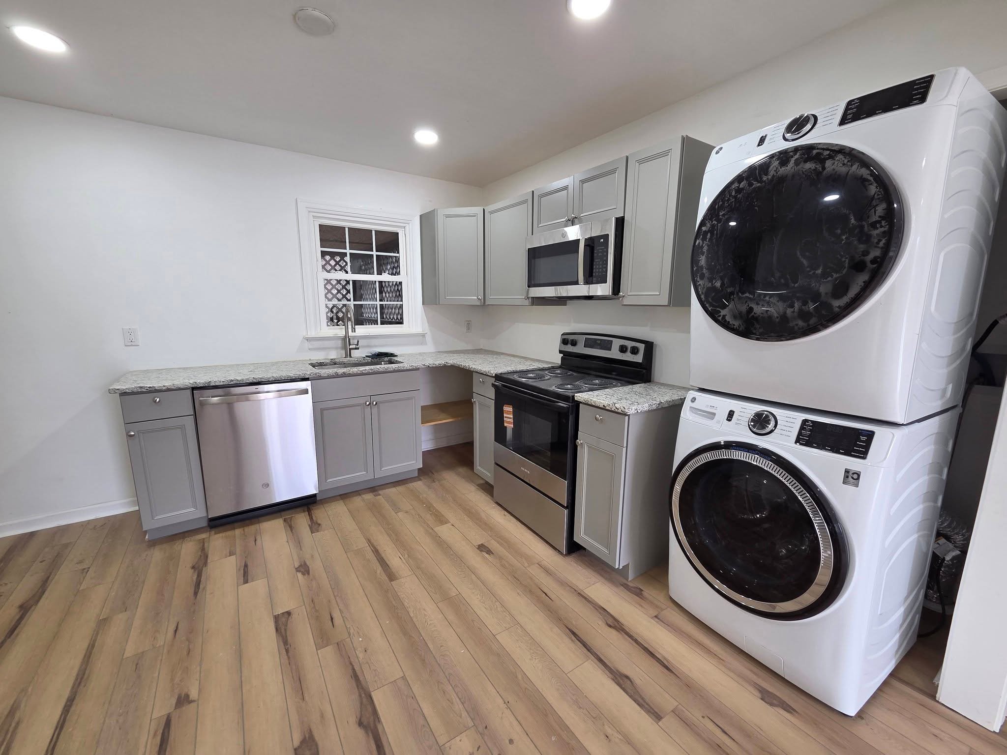 Richmond House: 5506 Campbell Ave