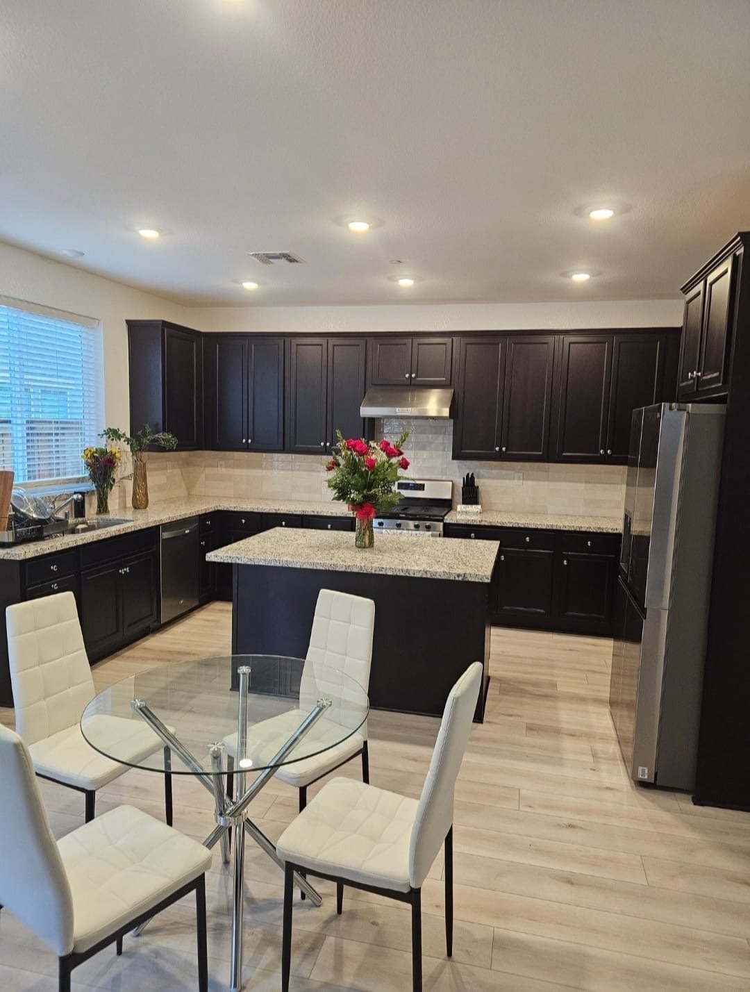Brentwood Single Room: 1844 Chandler Dr
