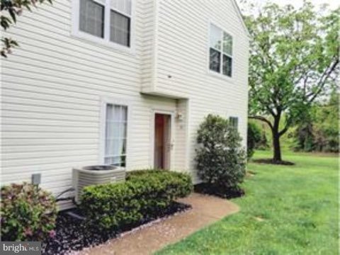 Holland Townhome: 39 Banbury Court