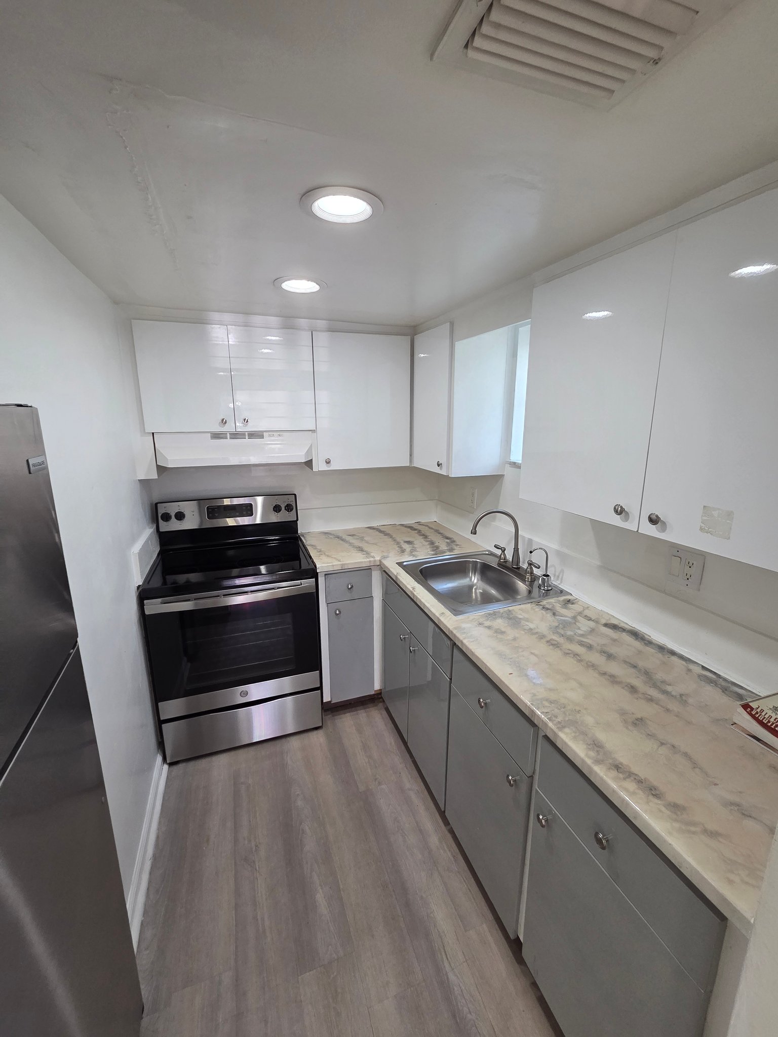 Deerfield Beach Apartment: 212 SE 9th Ave