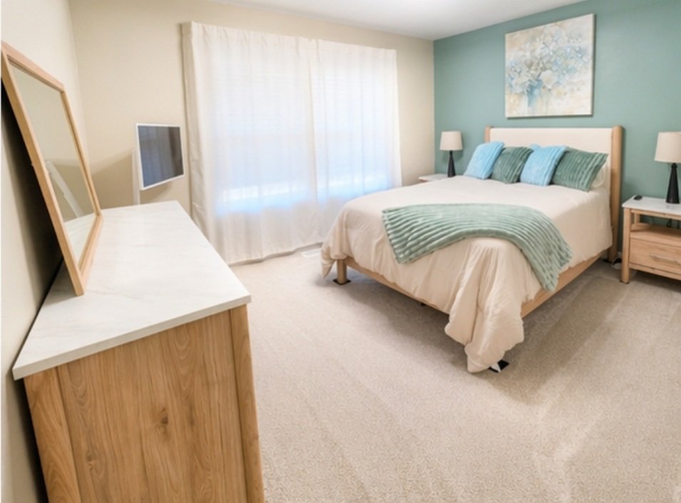 Burlington House: 630 Hamlin Pl