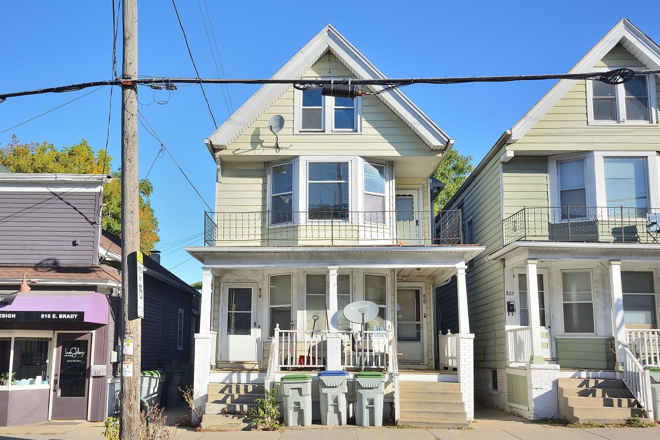 MIlwaukee Multiplex: 818/820 E Brady St