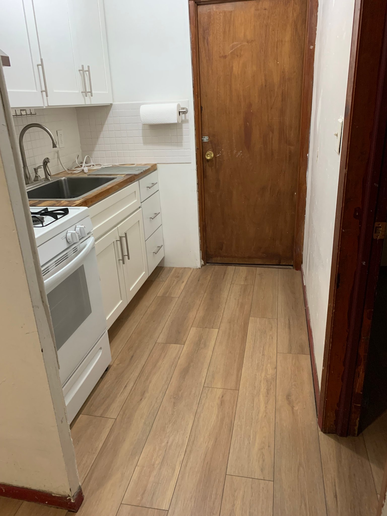 Chicago Apartment: 259 W Alexander St