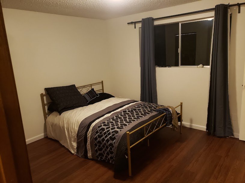 Lynnwood House: 1700 196th Pl SW