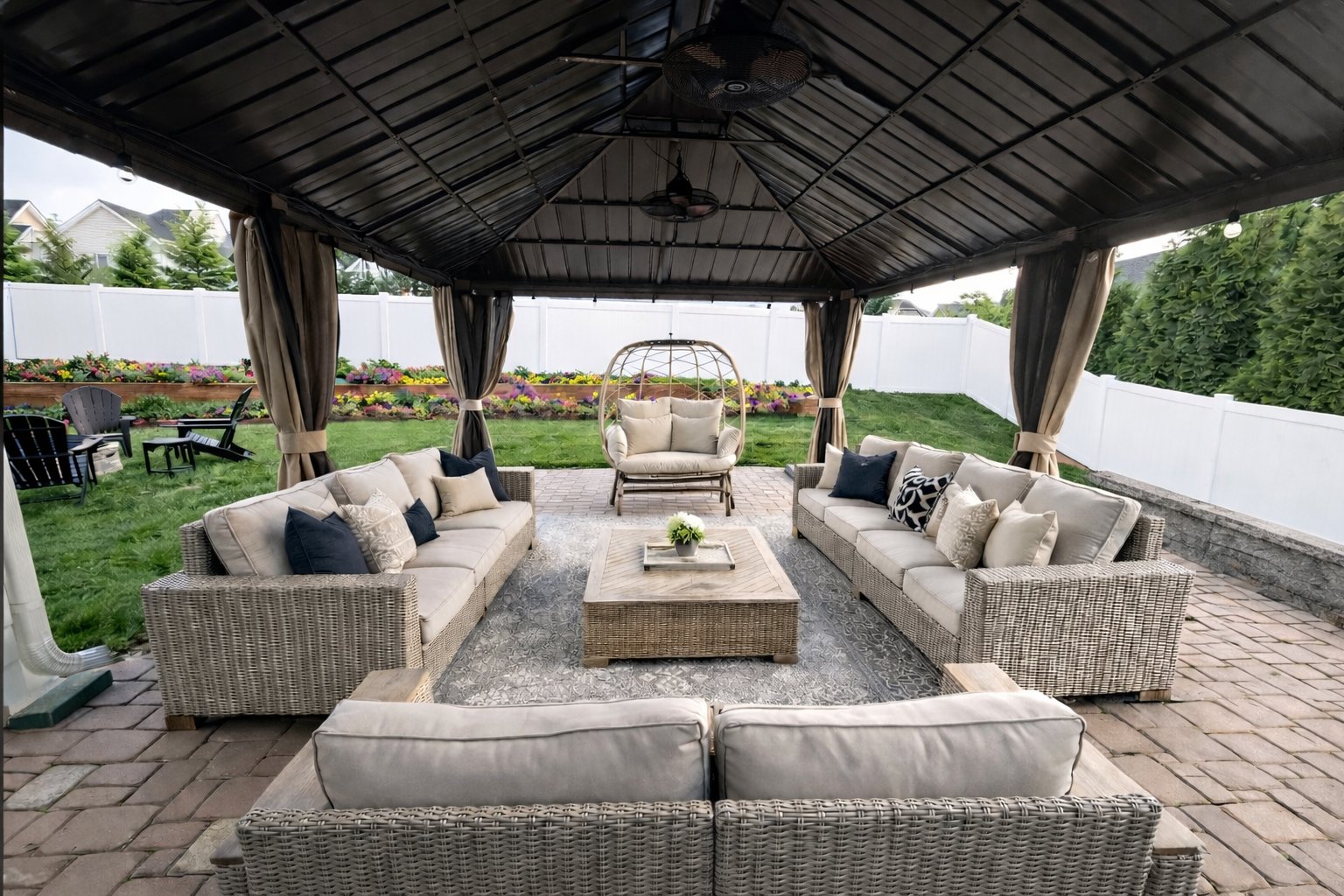 Huntersville House: 11010 Watterson Square lane