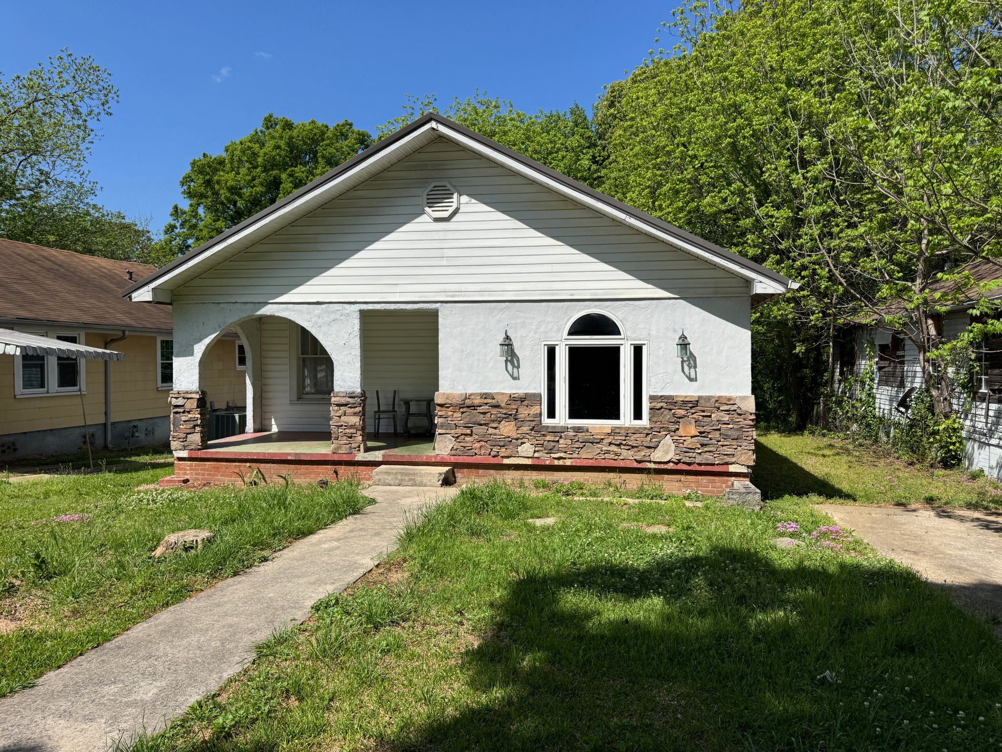 Anniston House: 2508 Gurnee Street