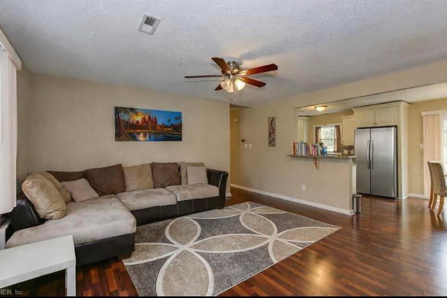 Suffolk House: 4625 Camellia Dr