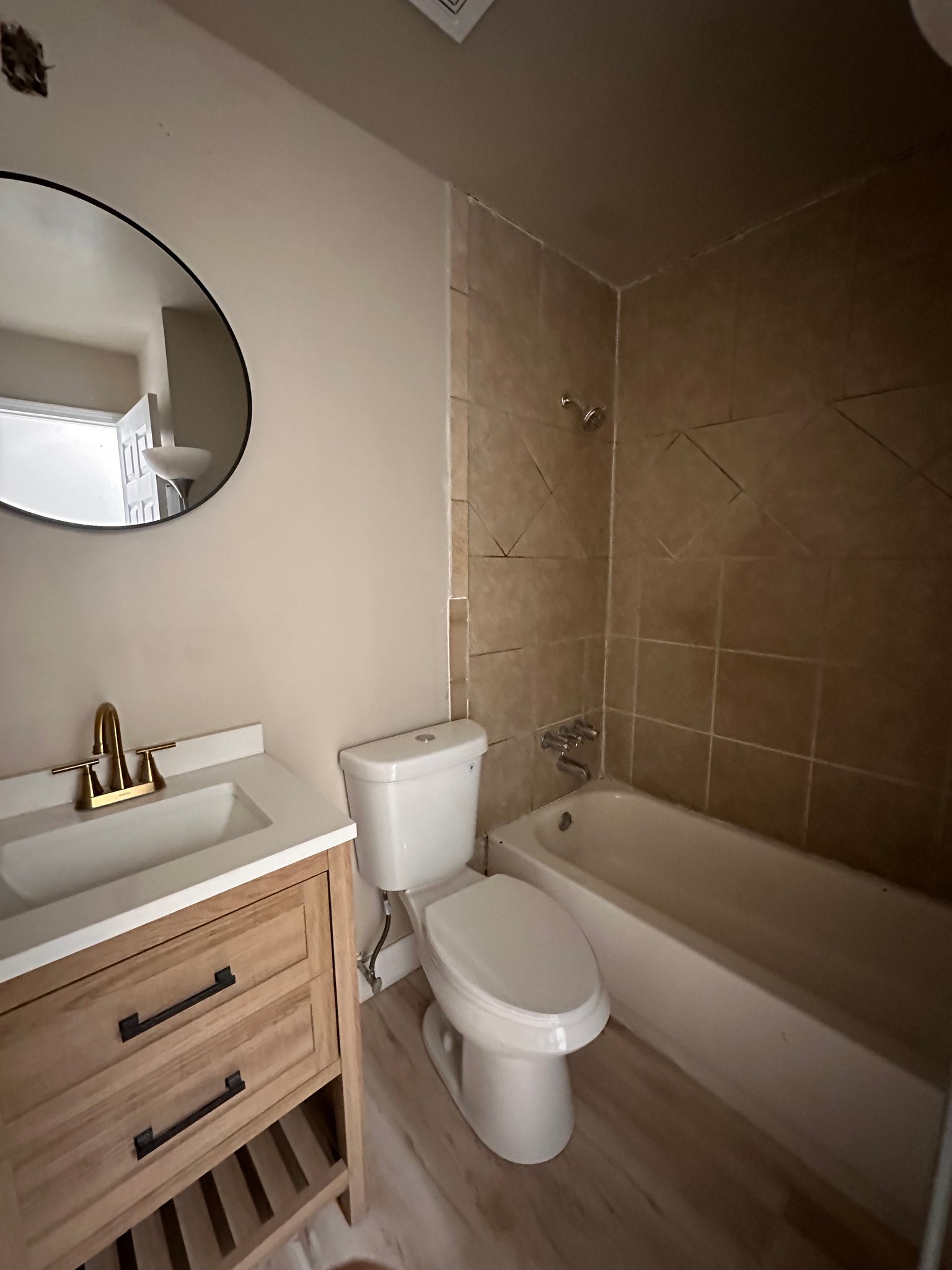 Louisville House: 4200 Narcissus Dr