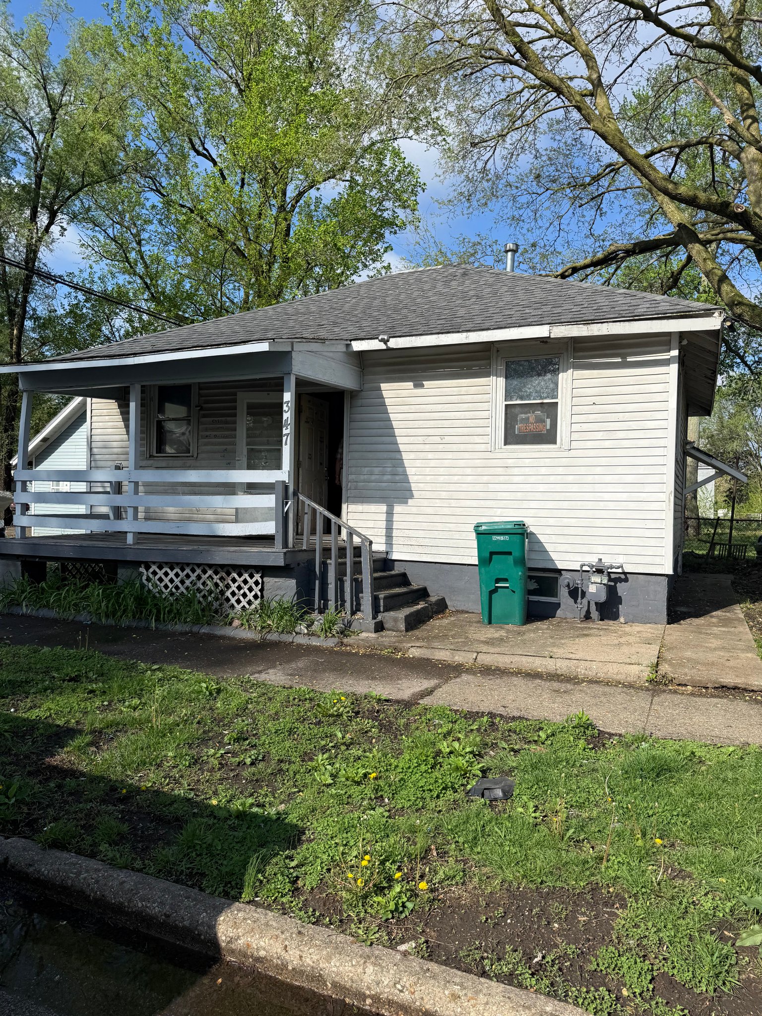 Decatur House: 347 N Stone St