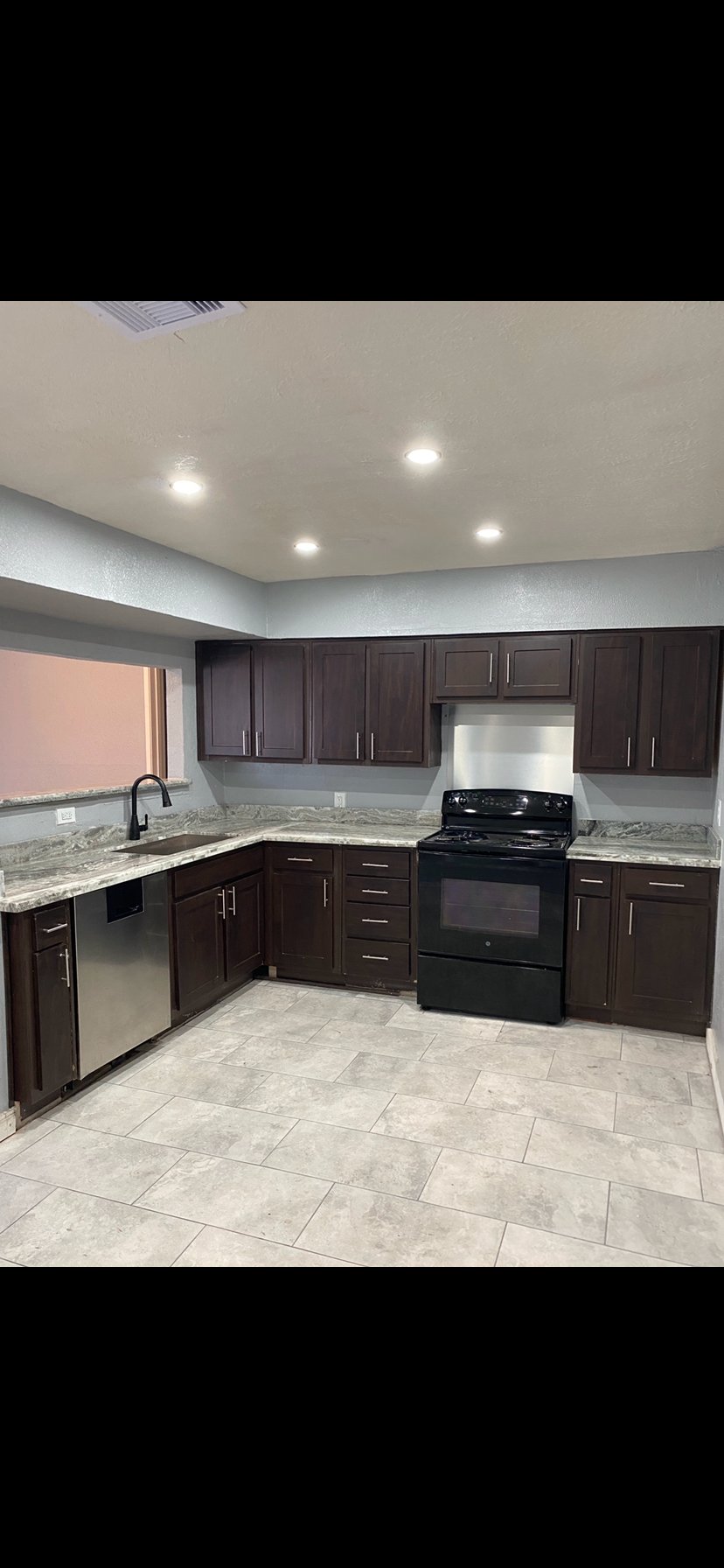 Deer Park House: 418 E 1st Street