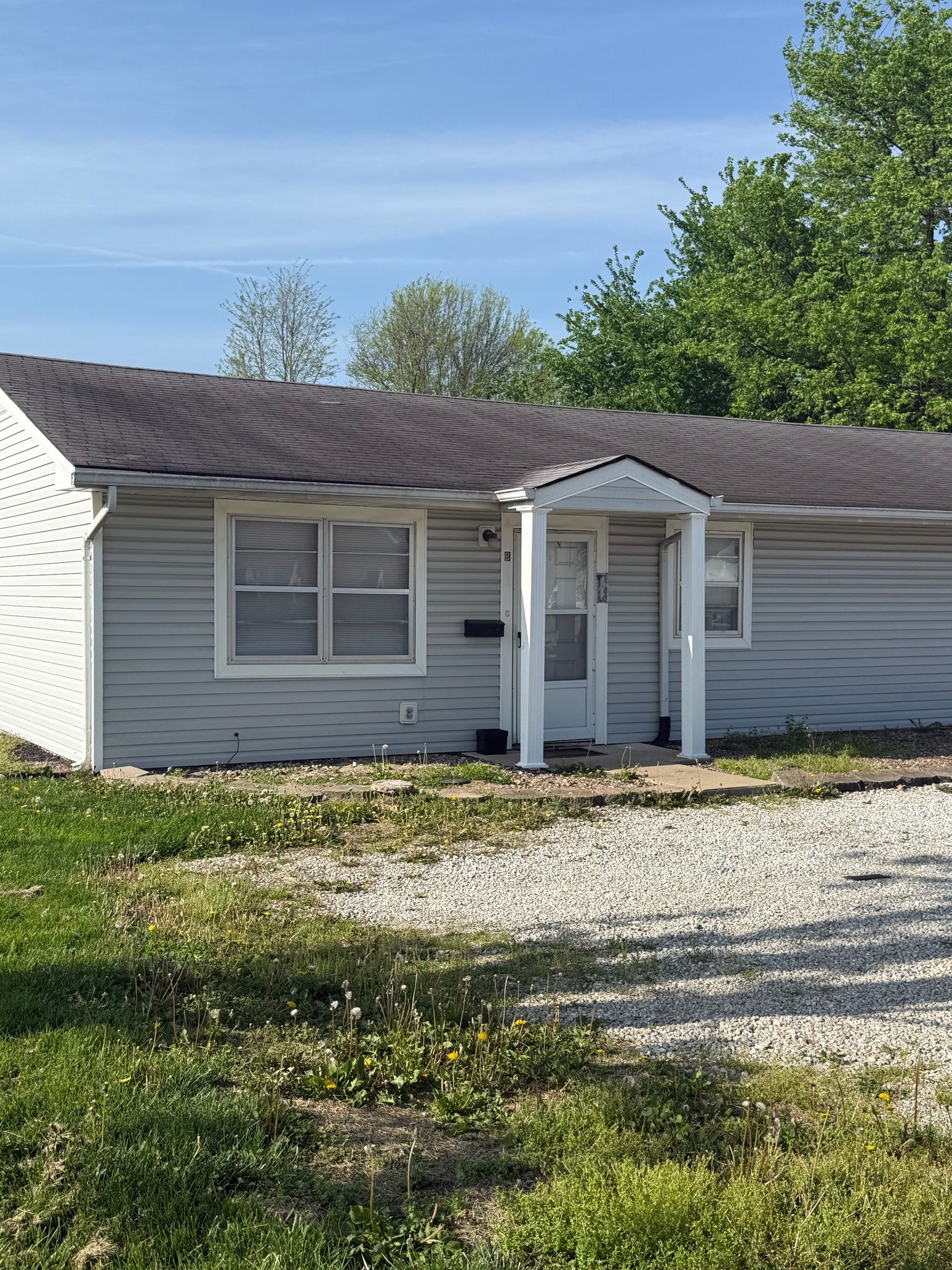 Ashland Multiplex: 202 East Broadway Apt B