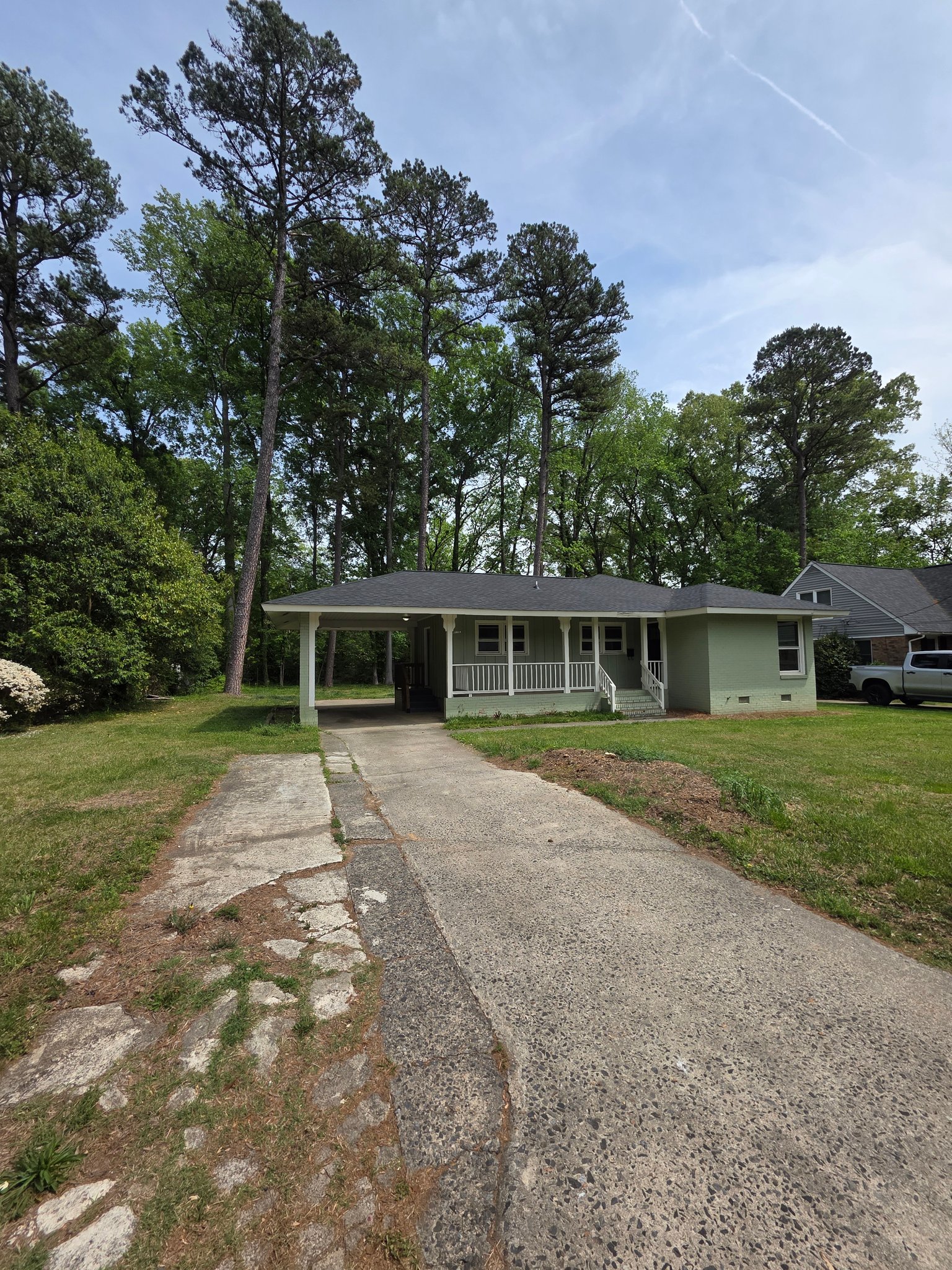 Charlotte House: 1311 Shannonhouse Dr